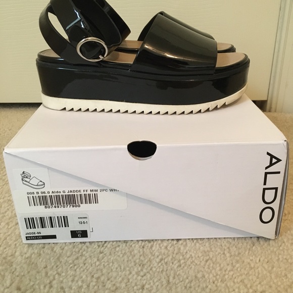 Sandals - Picture 3 of 6